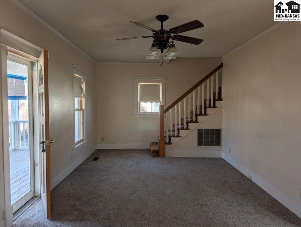 817 S Elm St