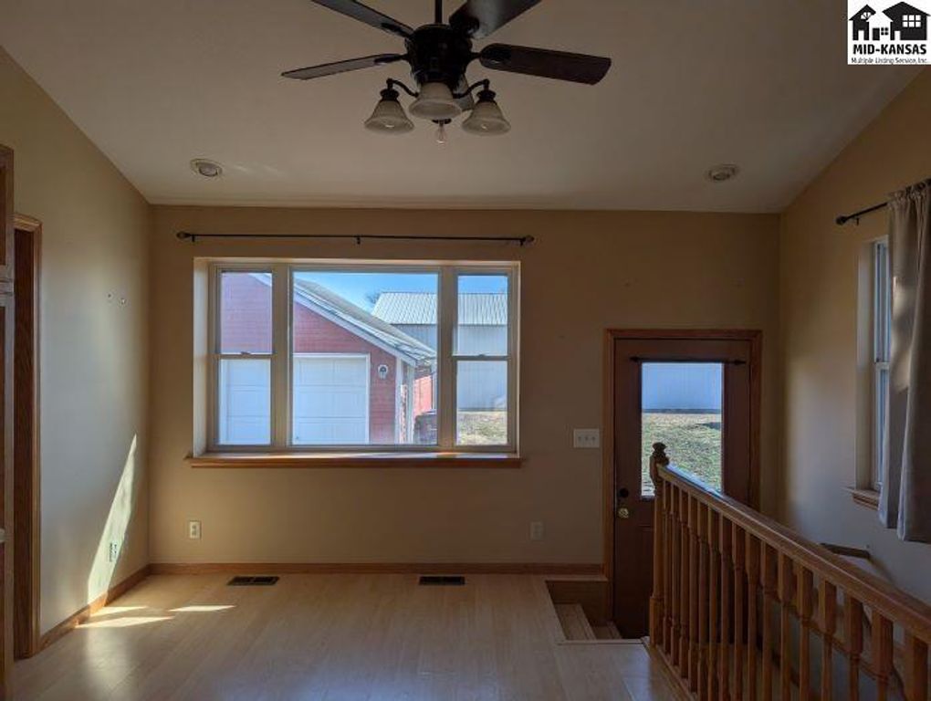 817 S Elm St