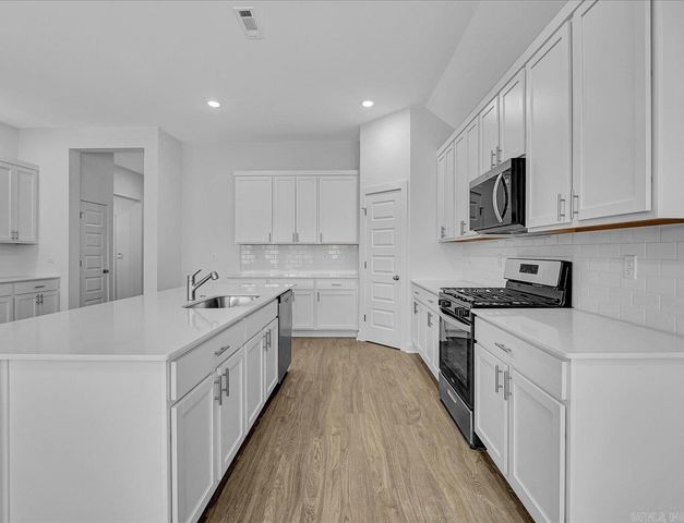 402 Lainey Lane, Maumelle, AR 72113