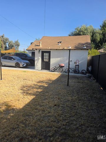 1831 Buena Vista St, Bakersfield, CA 93304