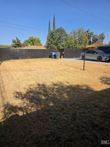 1831 Buena Vista St, Bakersfield, CA 93304