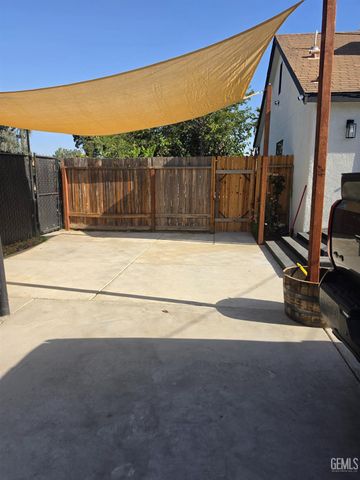 1831 Buena Vista St, Bakersfield, CA 93304