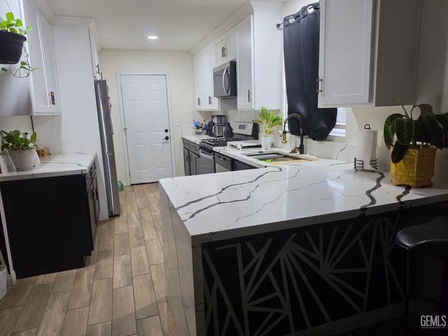 1831 Buena Vista St, Bakersfield, CA 93304