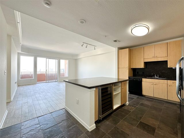 3505 Sage Road 2403, Houston, TX 77056