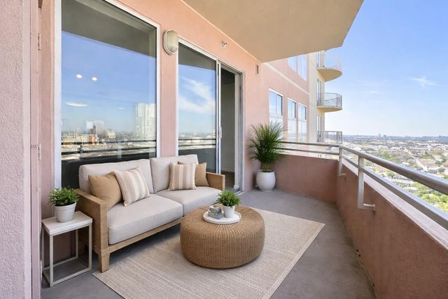 3505 Sage Road 2403, Houston, TX 77056