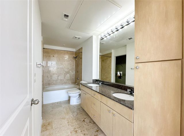 3505 Sage Road 2403, Houston, TX 77056