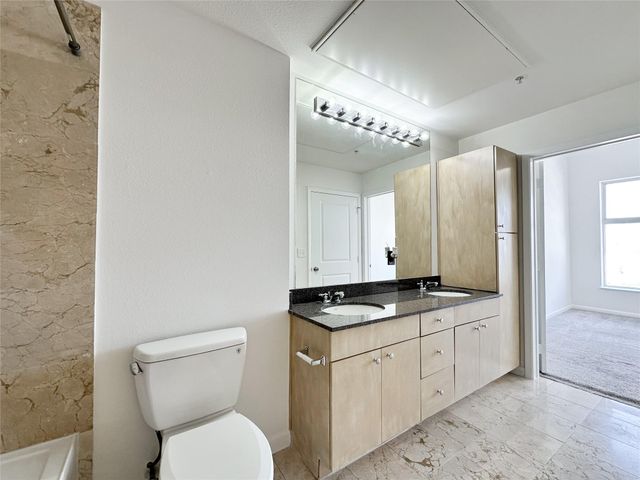 3505 Sage Road 2403, Houston, TX 77056