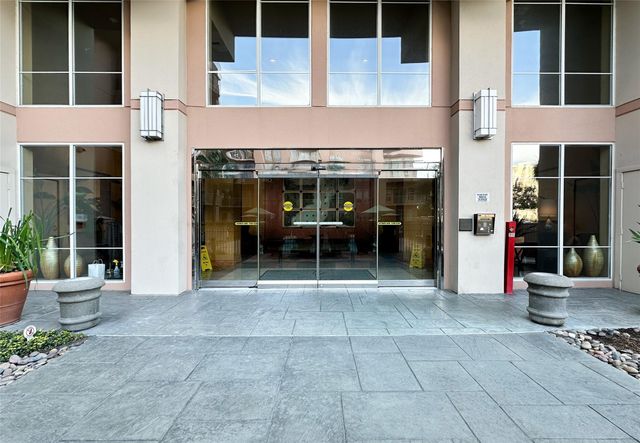 3505 Sage Road 2403, Houston, TX 77056