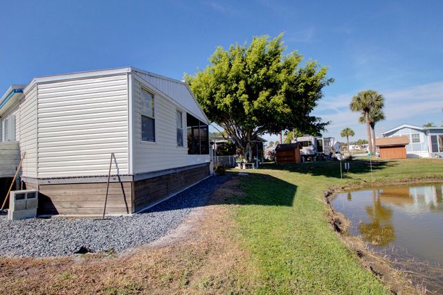 6633 SE 52nd Street, Okeechobee, FL 34974