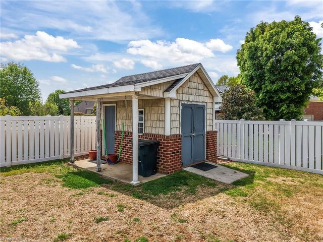 4421 Ashton Oaks Court, High Point, NC 27265