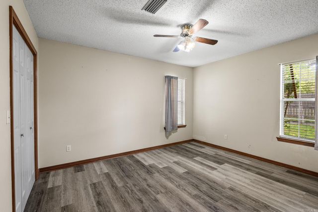 355 Comanche Trail, Conway, AR 72032