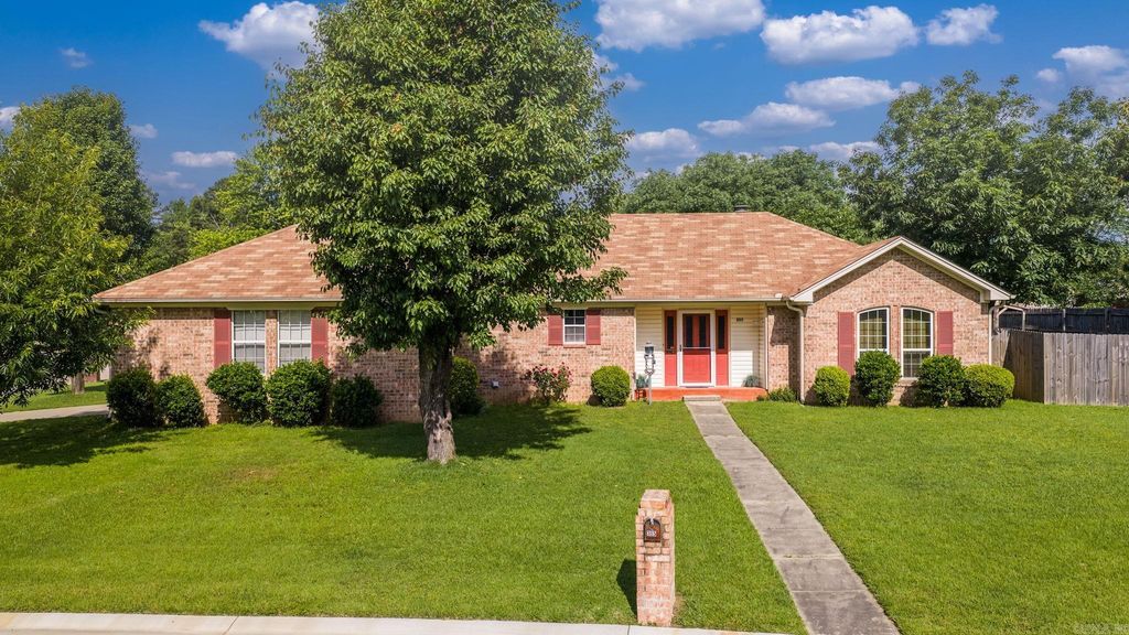 355 Comanche Trail, Conway, AR 72032
