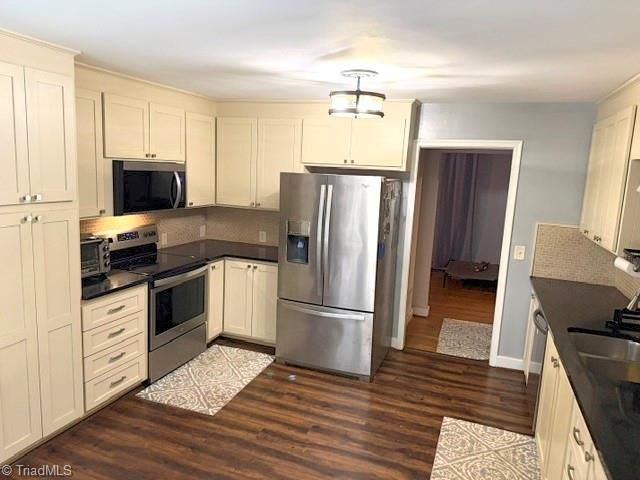 3830 Ranchwood Drive, Clemmons, NC 27012