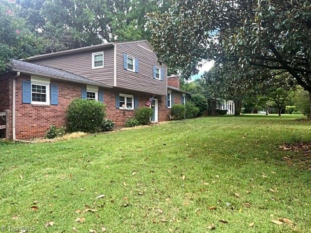 3830 Ranchwood Drive, Clemmons, NC 27012