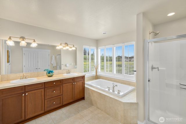 21503 29th Street E, Lake Tapps, WA 98391