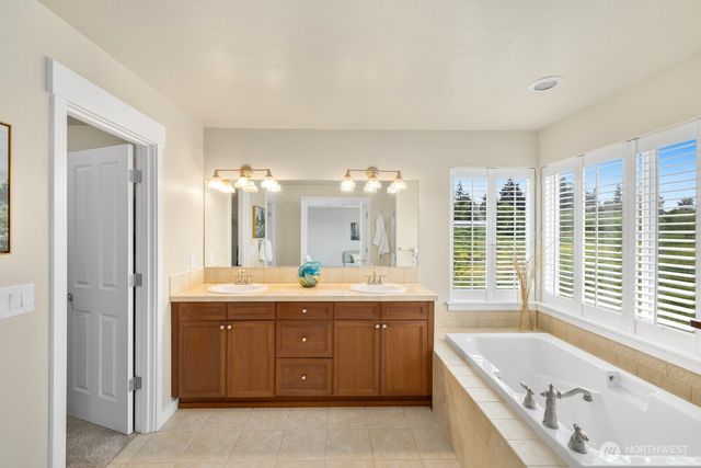 21503 29th Street E, Lake Tapps, WA 98391