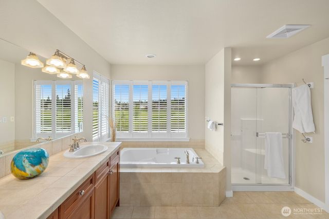 21503 29th Street E, Lake Tapps, WA 98391