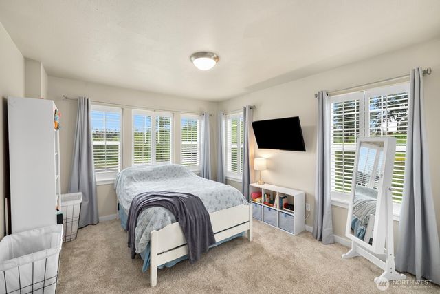 21503 29th Street E, Lake Tapps, WA 98391