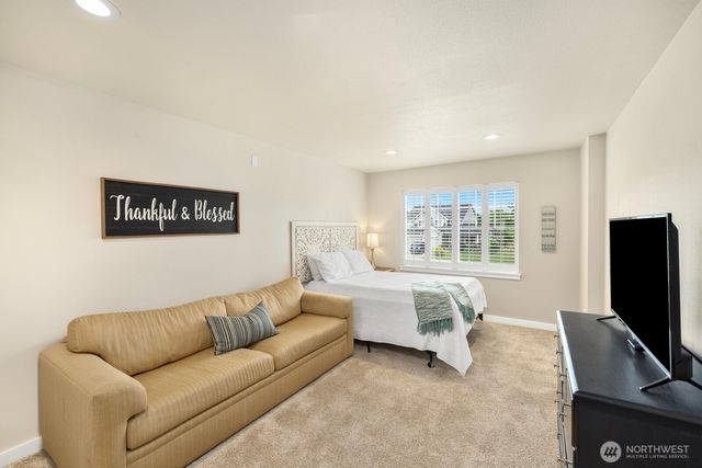 21503 29th Street E, Lake Tapps, WA 98391