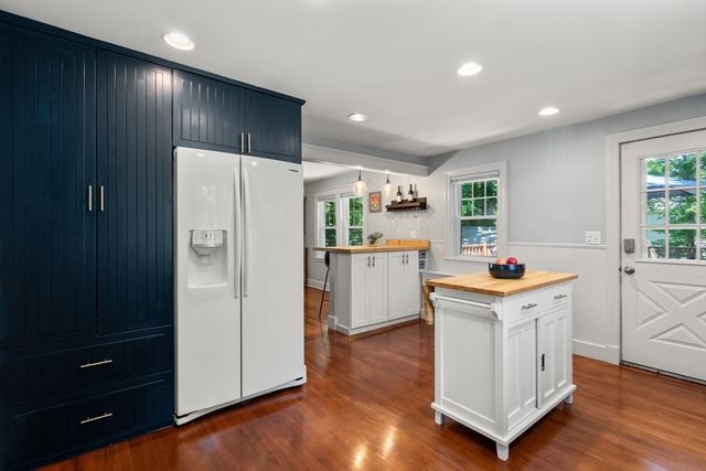 48 Cedar St, Dedham, MA 02026