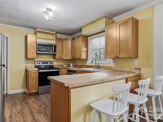 36 Dogwood Drive, Maggie Valley, NC 28751
