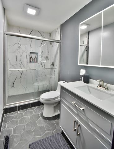 1587 Hennessy Vista, White Bear Twp, MN 55110