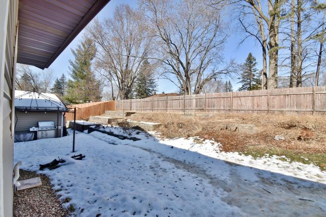 1587 Hennessy Vista, White Bear Twp, MN 55110