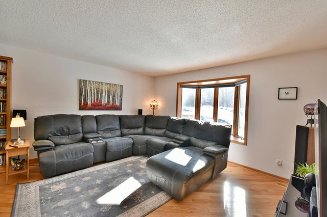 1587 Hennessy Vista, White Bear Twp, MN 55110