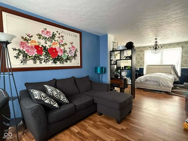 8607 Longspur Court, Indianapolis, IN 46234