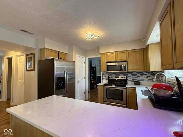 8607 Longspur Court, Indianapolis, IN 46234