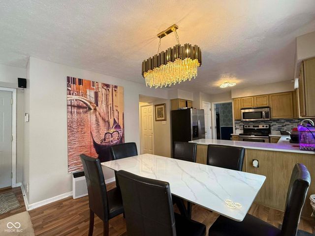 8607 Longspur Court, Indianapolis, IN 46234