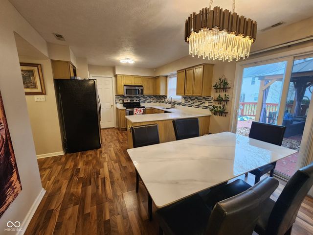 8607 Longspur Court, Indianapolis, IN 46234