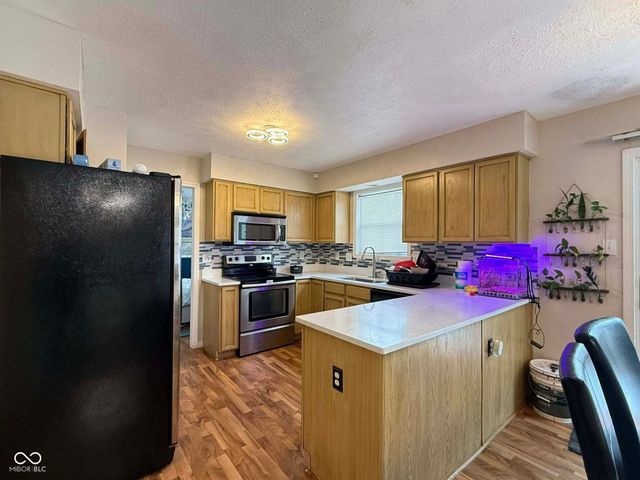 8607 Longspur Court, Indianapolis, IN 46234