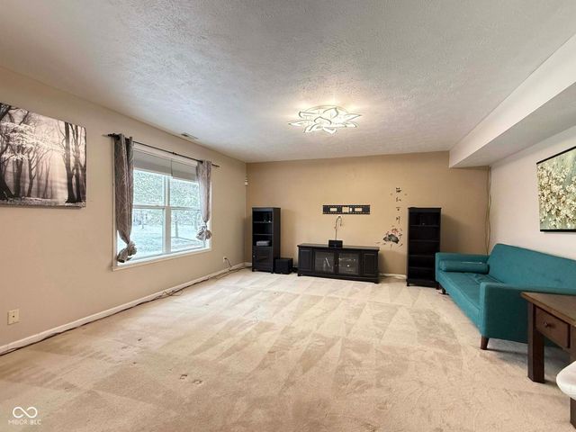 8607 Longspur Court, Indianapolis, IN 46234