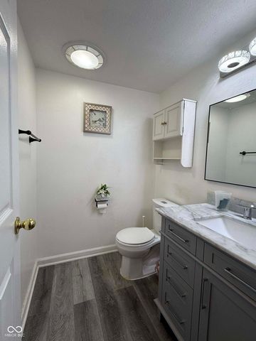 8607 Longspur Court, Indianapolis, IN 46234