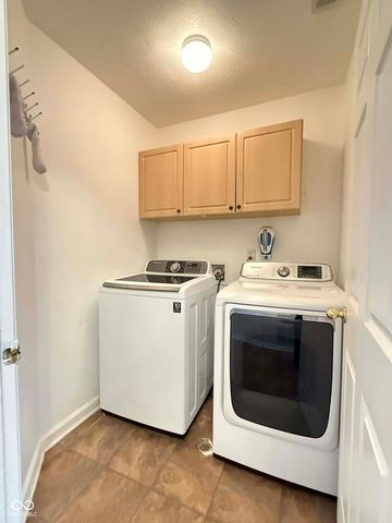 8607 Longspur Court, Indianapolis, IN 46234