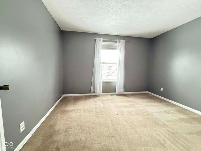 8607 Longspur Court, Indianapolis, IN 46234