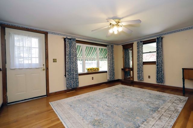 54 Holly Lane, Westport, MA 02790