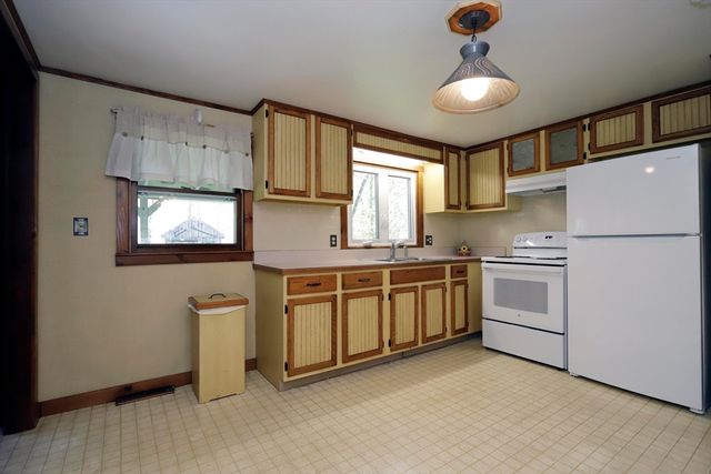 54 Holly Lane, Westport, MA 02790