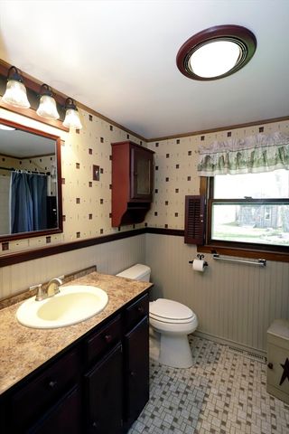 54 Holly Lane, Westport, MA 02790