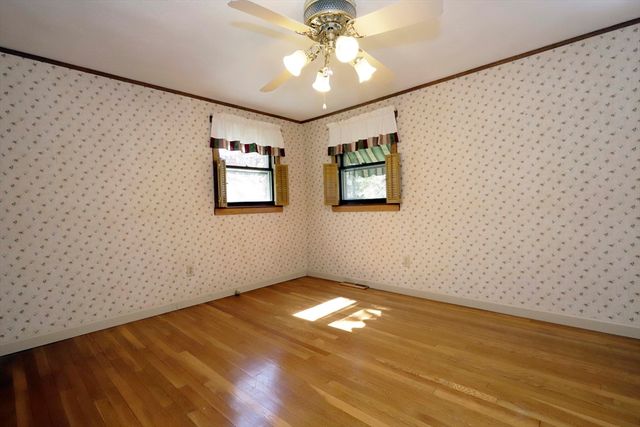 54 Holly Lane, Westport, MA 02790