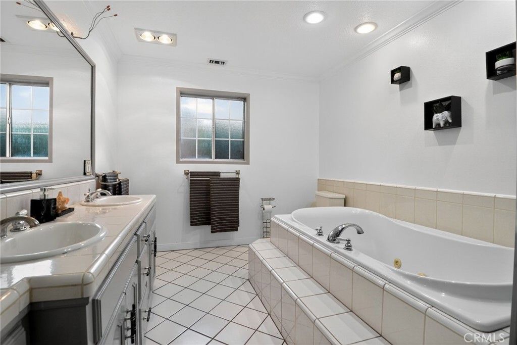 Image 15 of property listing at 8316 Cherokee Drive, Downey, CA 90241