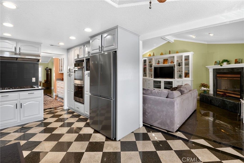 Image 9 of property listing at 8316 Cherokee Drive, Downey, CA 90241