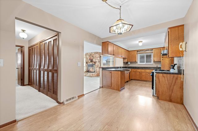 35758 Bal Clair Street, New Baltimore, MI 48047
