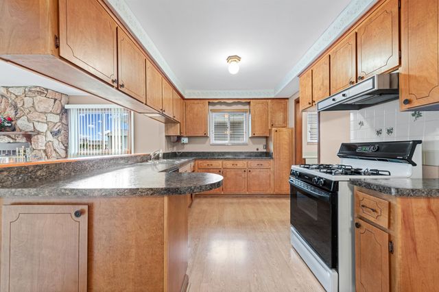 35758 Bal Clair Street, New Baltimore, MI 48047