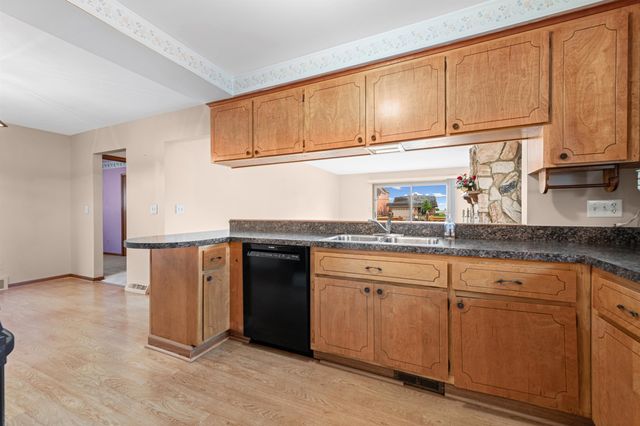35758 Bal Clair Street, New Baltimore, MI 48047