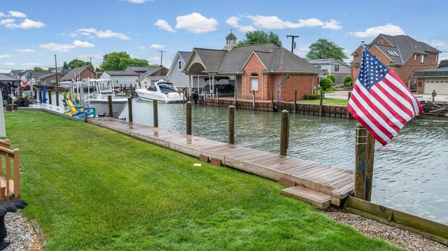 35758 Bal Clair Street, New Baltimore, MI 48047