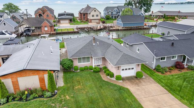 35758 Bal Clair Street, New Baltimore, MI 48047
