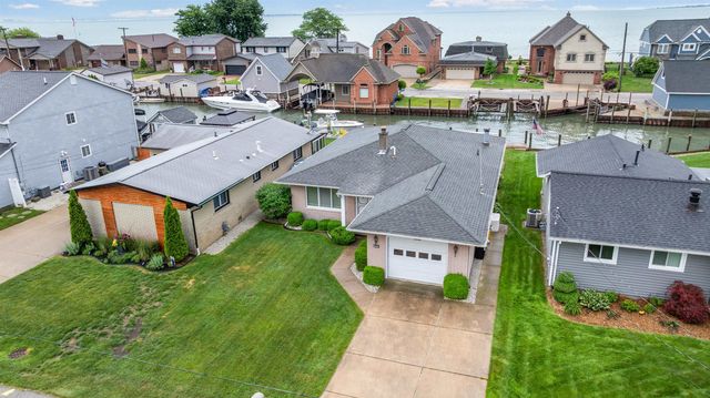 35758 Bal Clair Street, New Baltimore, MI 48047