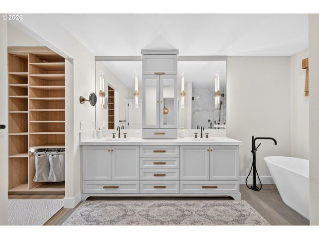 1740 Nw Klickitat St, Camas, WA 98607